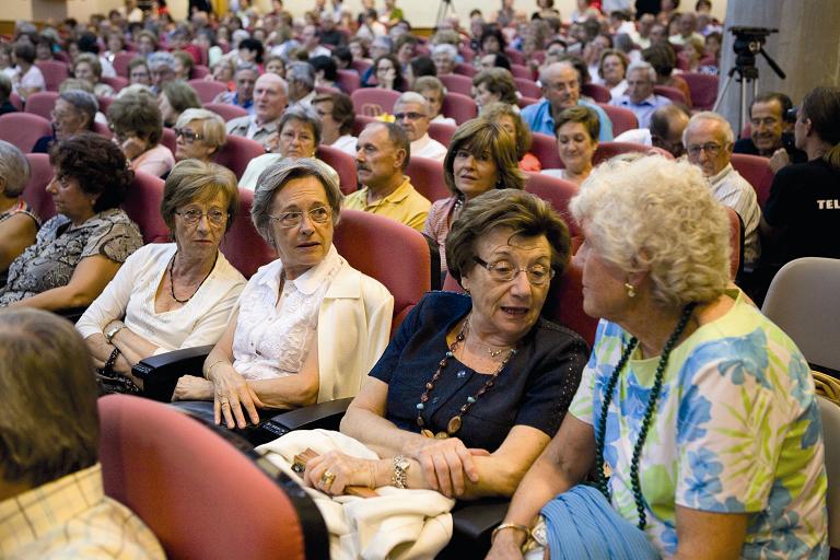 Envejecimiento activo para luchar contra la crisis Envejecimiento activo para luchar contra la crisis